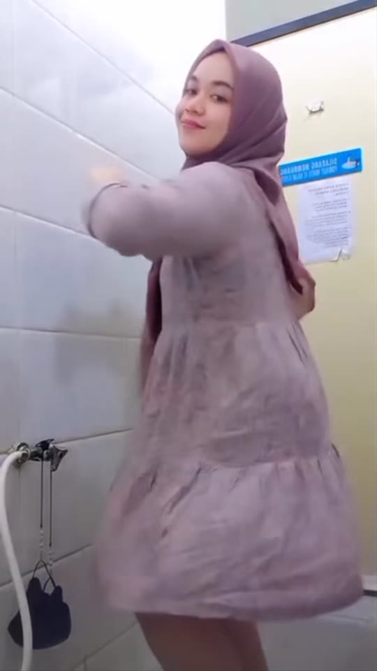 Jilbab Kirim vidio ke atasan
